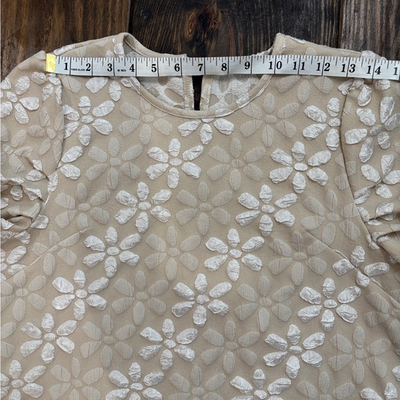 Elegant Beige Floral Puff Embroidered Top - Picture 7 of 9